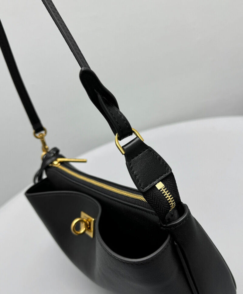 Balenciaga Rodeo Sling Pochette Black